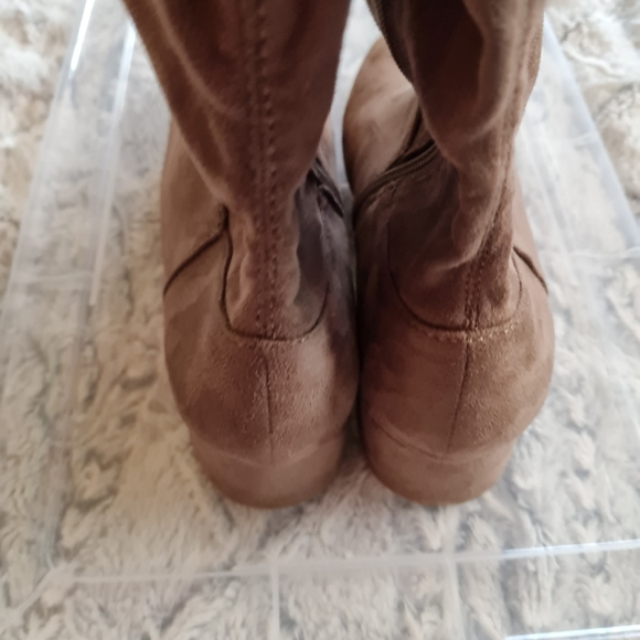 NWT Charlotte Russe Over The Knee Boots Taupe Sz 8 - Picture 3 of 8